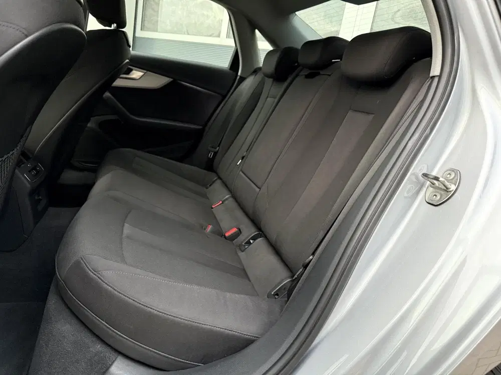 Audi A4 35 TFSI Advanced Edition uit 2023, foto 6