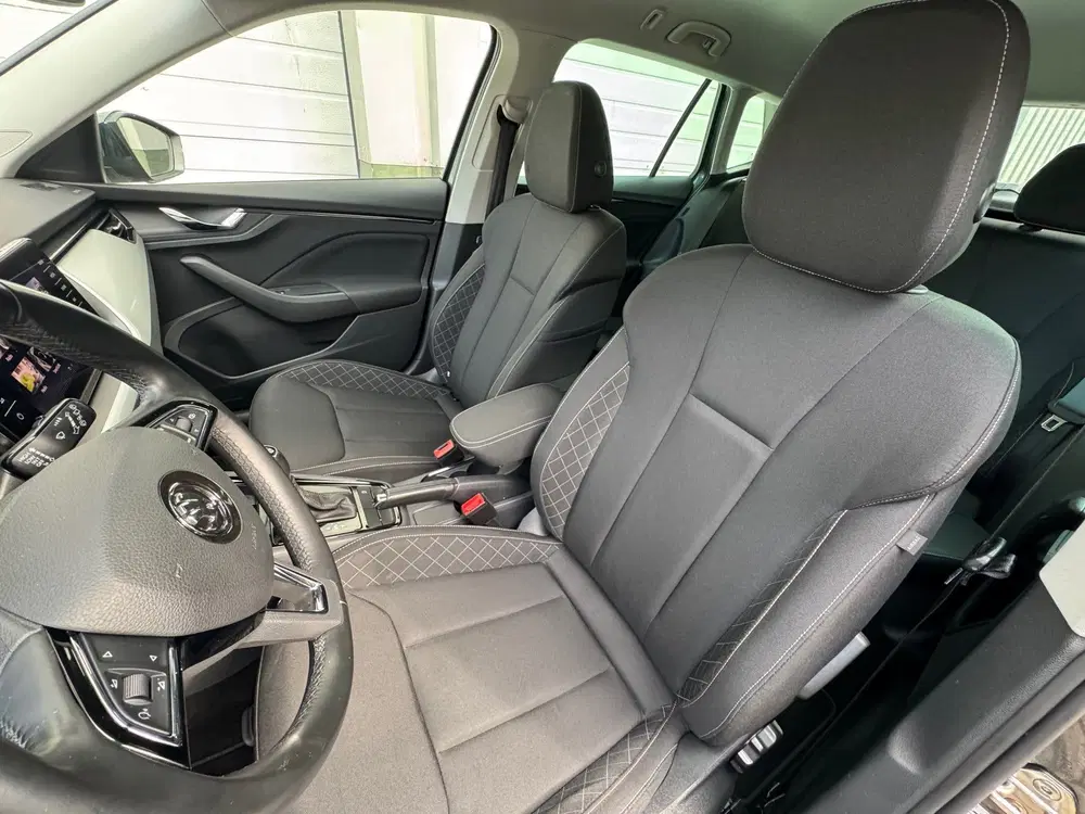 Skoda Kamiq 1.0 TSI Ambition virtual uit 2019, foto 4