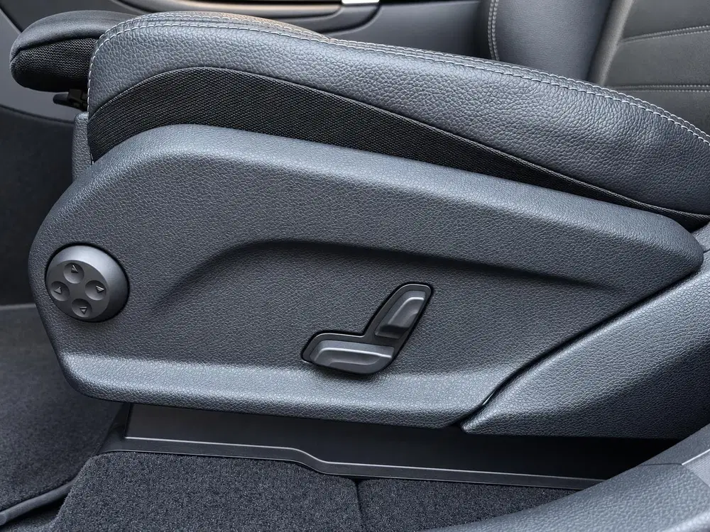 Mercedes-Benz GLC 300e 4MATIC Business Solution AMG N uit 2021, foto 11
