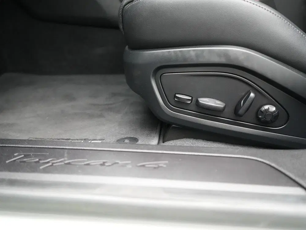 Porsche Taycan 4 93 kWh 380pk uit 2023, foto 12
