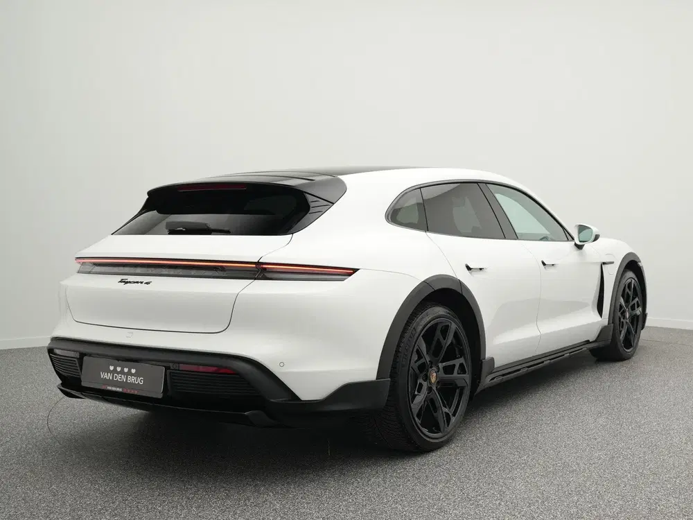 Porsche Taycan 4 93 kWh 380pk uit 2023, foto 2