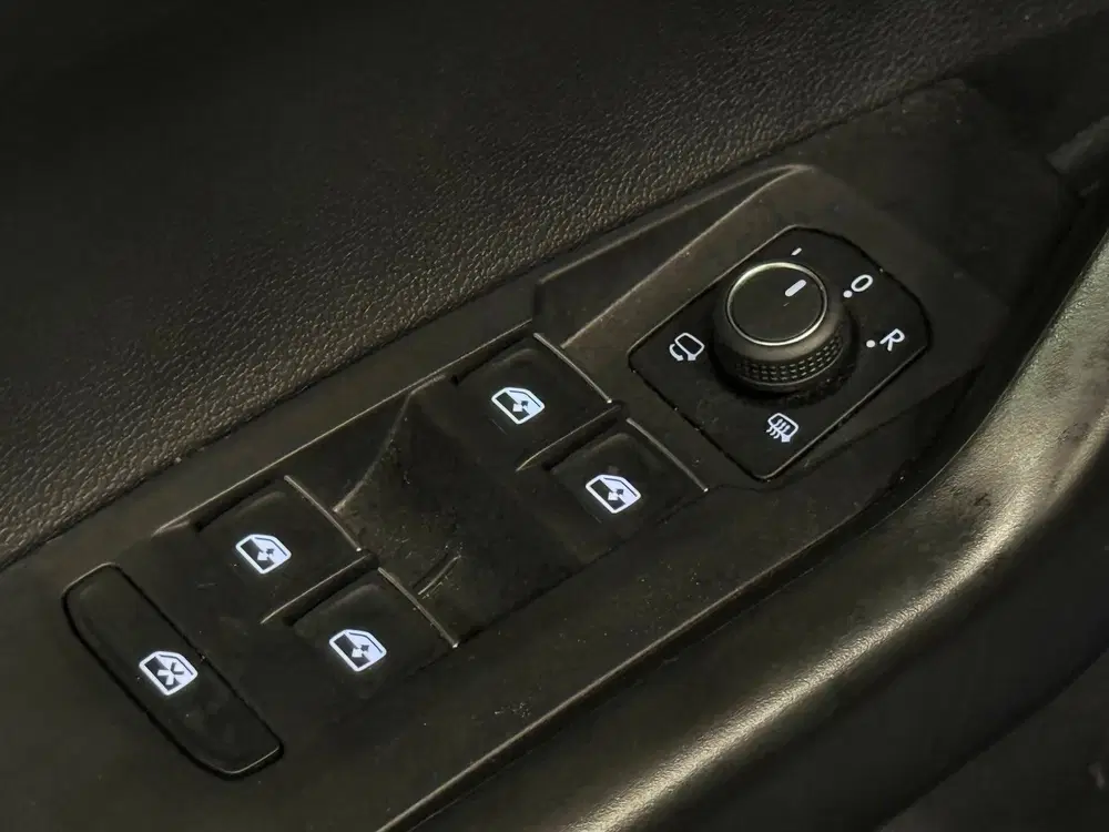 Volkswagen Taigo 1.0 TSI 3 x R-Line Blackpack Pano Keyless uit 2022, foto 9