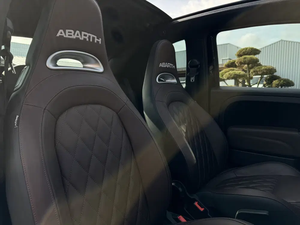 Abarth 500 1.4 T-Jet Abarth Turismo uit 2022, foto 10