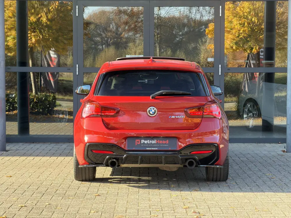 BMW 1-serie M140i Edition Shadow Executive Ori NL uit 2020, foto 11