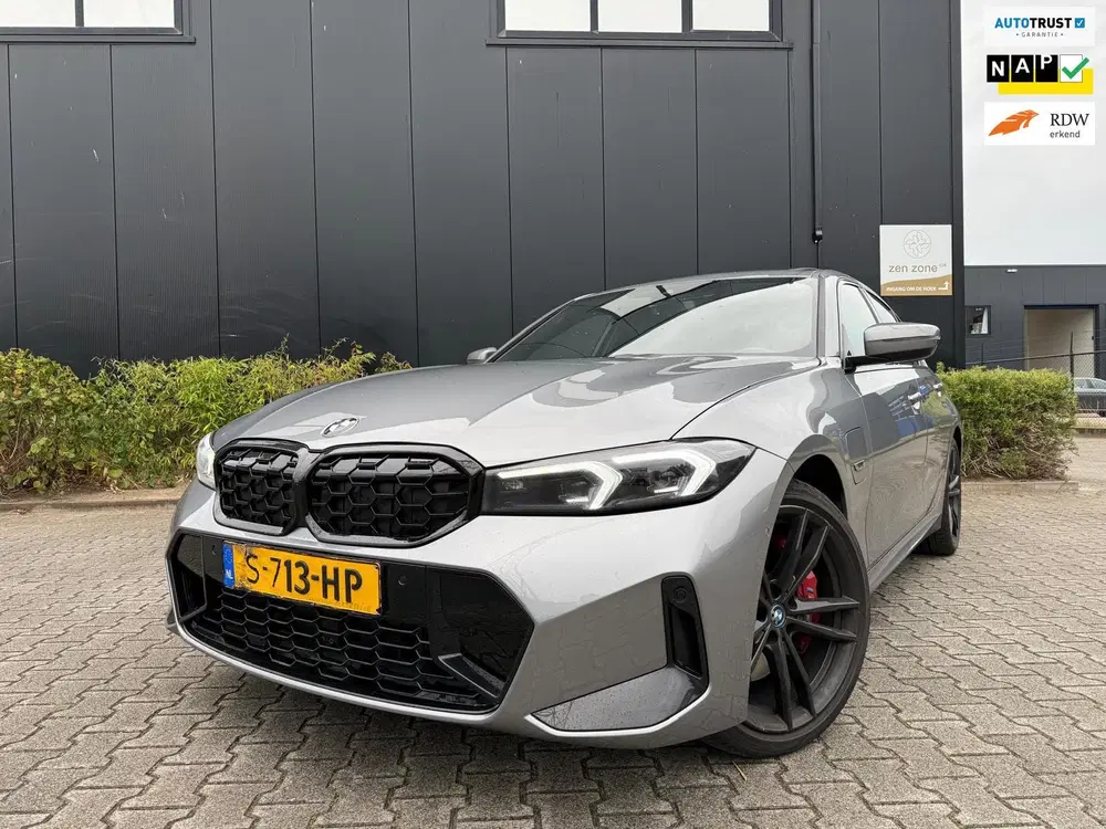 BMW 3-serie 330e uit 2023