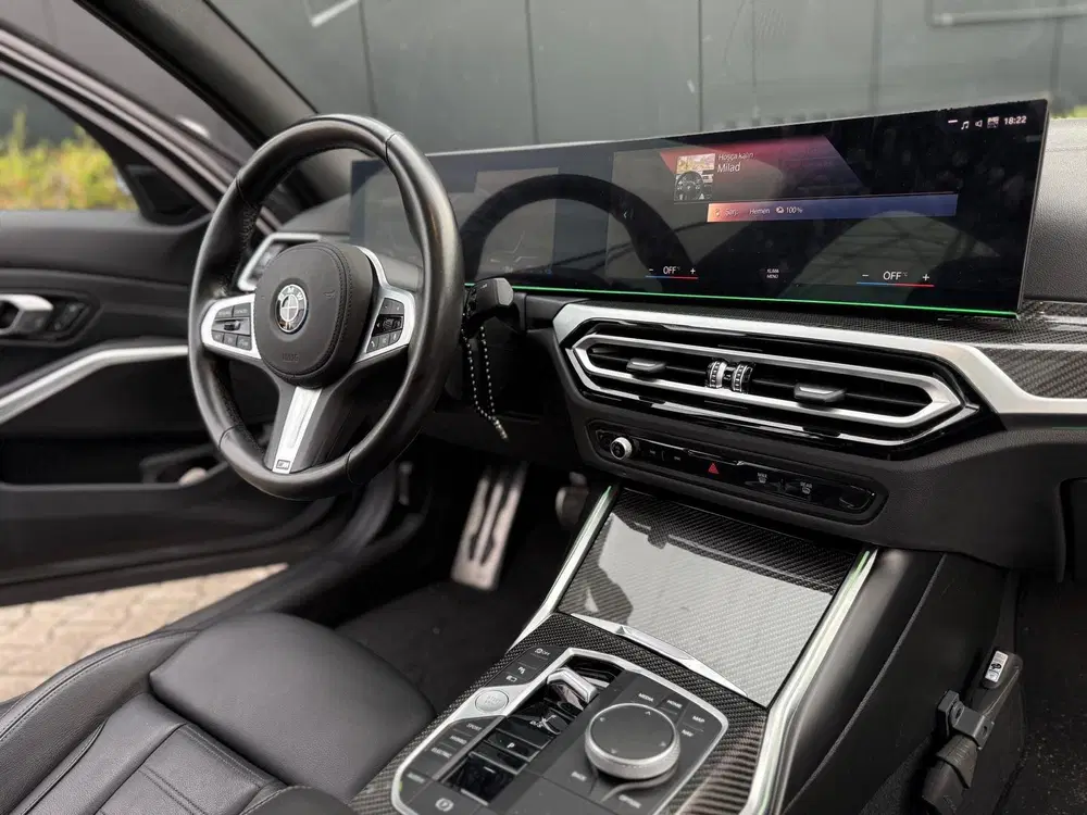 BMW 3-serie 330e uit 2023, foto 11