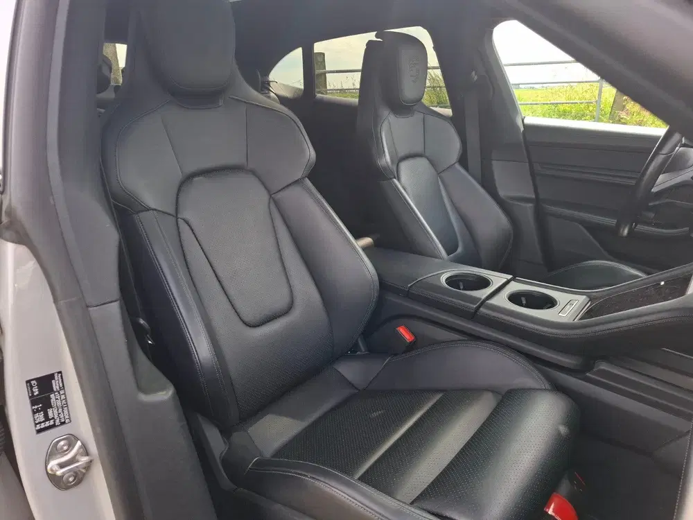Porsche Taycan 490pk 2021 Grijs uit 2021, foto 5