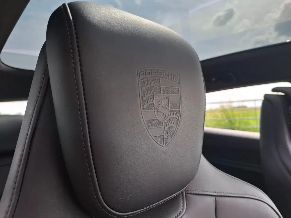 Porsche Taycan 490pk 2021 Grijs uit 2021, foto 7
