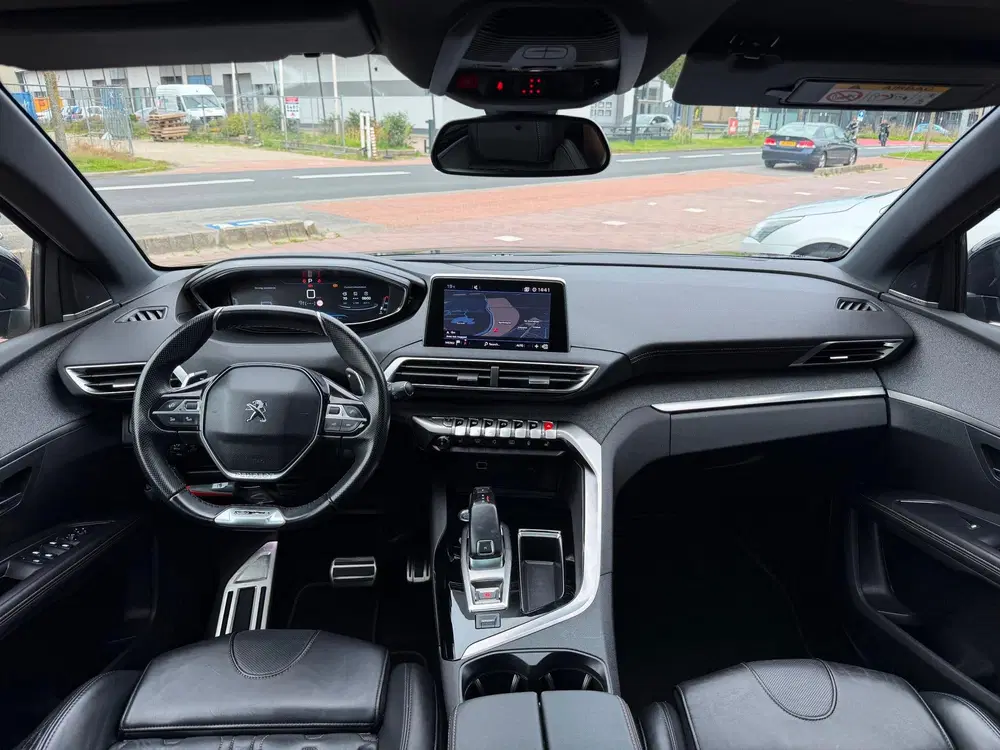 Peugeot 5008 1.6 PureTech GT-Line AUT uit 2019, foto 2