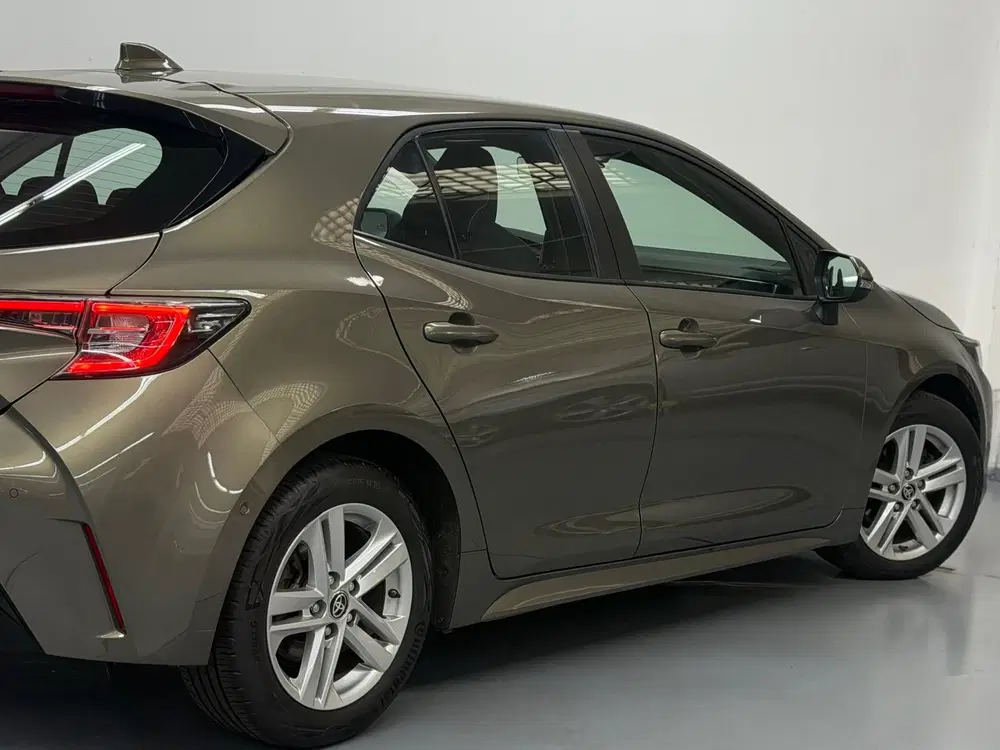 Toyota Corolla 1.8 Hybrid Active Camera Stoelverwar Deale uit 2022, foto 11