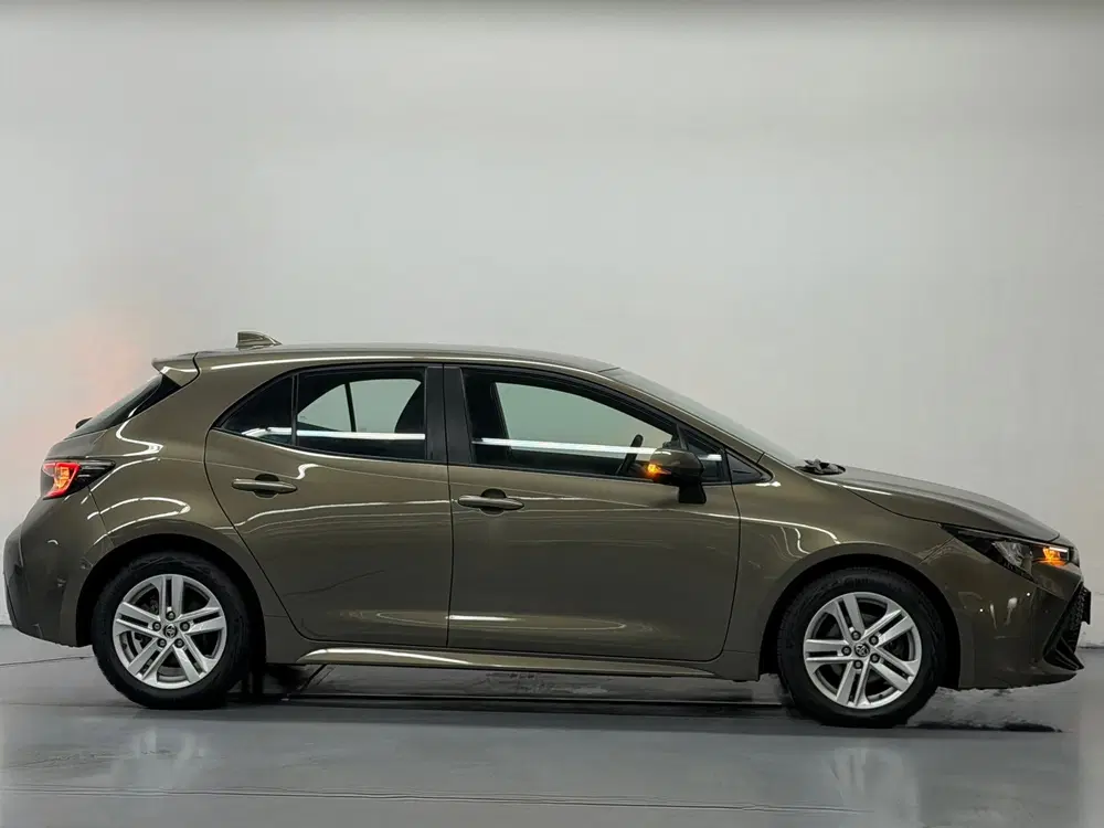 Toyota Corolla 1.8 Hybrid Active Camera Stoelverwar Deale uit 2022, foto 15