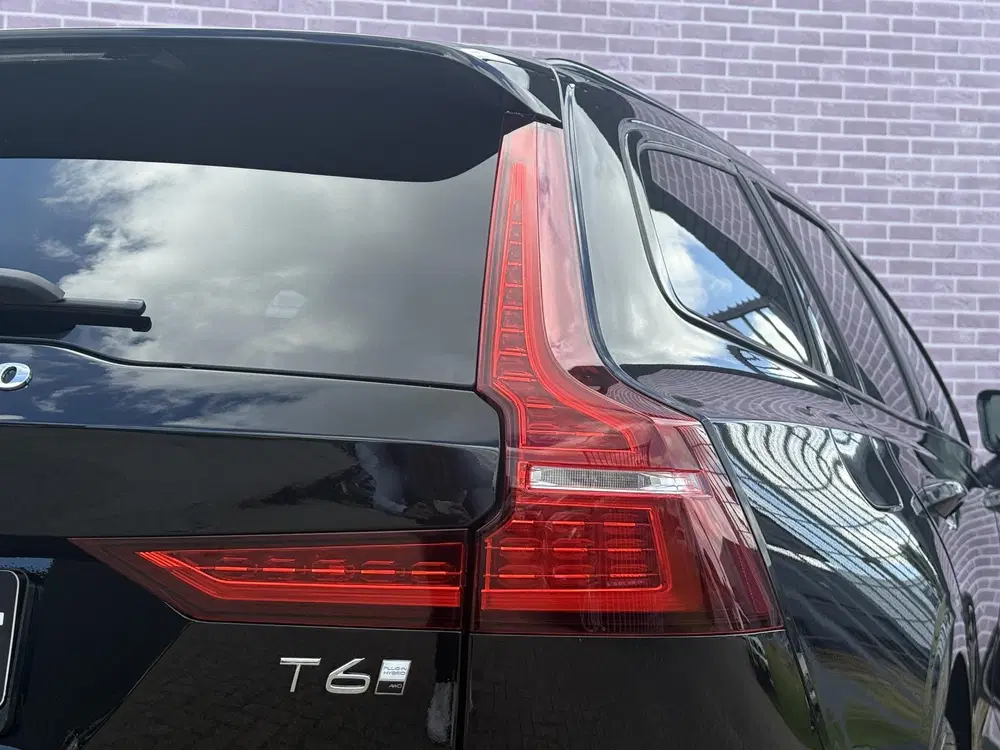 Volvo V60 2.0 T6 Plug-in hybrid AWD Ultra Dark uit 2026, foto 9