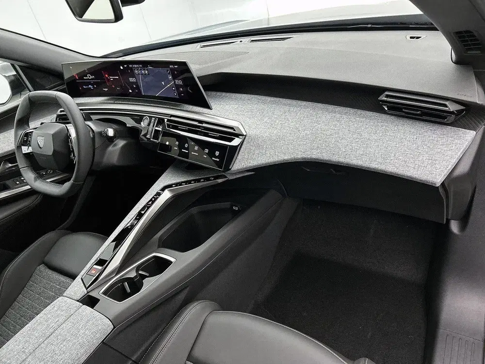 Peugeot 5008 210pk Allure 73 kWh 7p Automaat uit 2026, foto 12