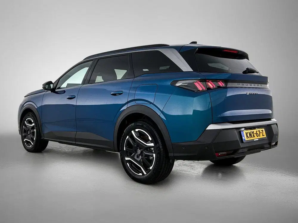 Peugeot 5008 210pk Allure 73 kWh 7p Automaat uit 2026, foto 6