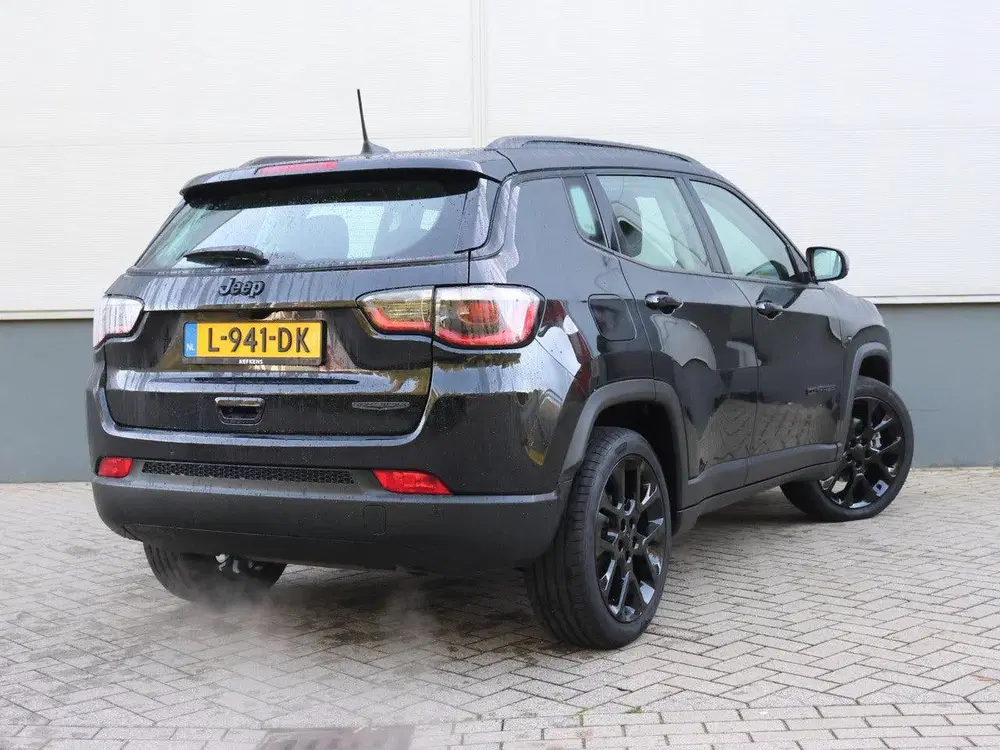 Jeep Compass 1.3 130pk Night Eagle uit 2021, foto 3