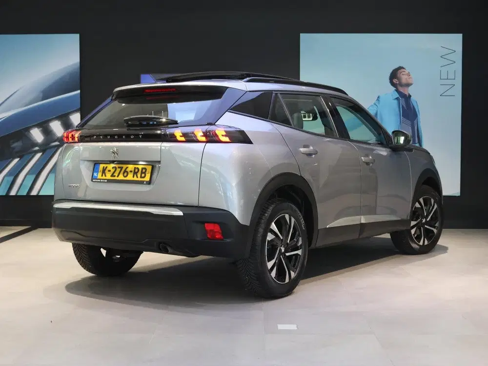 Peugeot 2008 SUV Blue Lease Allure 100 pk uit 2020, foto 3