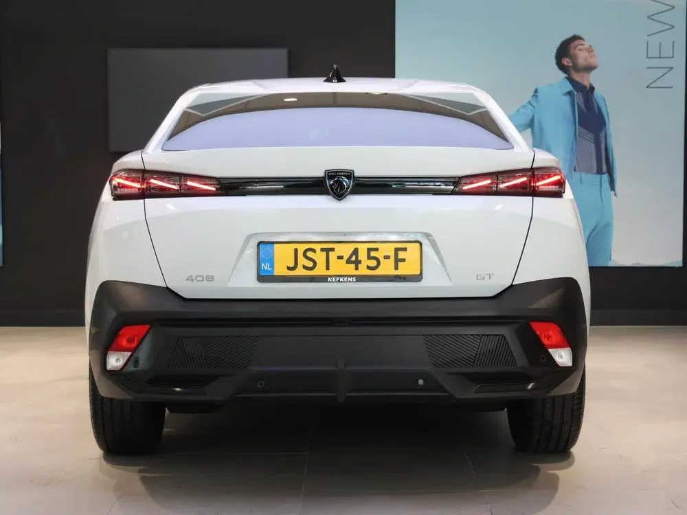 Peugeot 408 GT Hybrid 145 pk Automaat uit 2025, foto 11