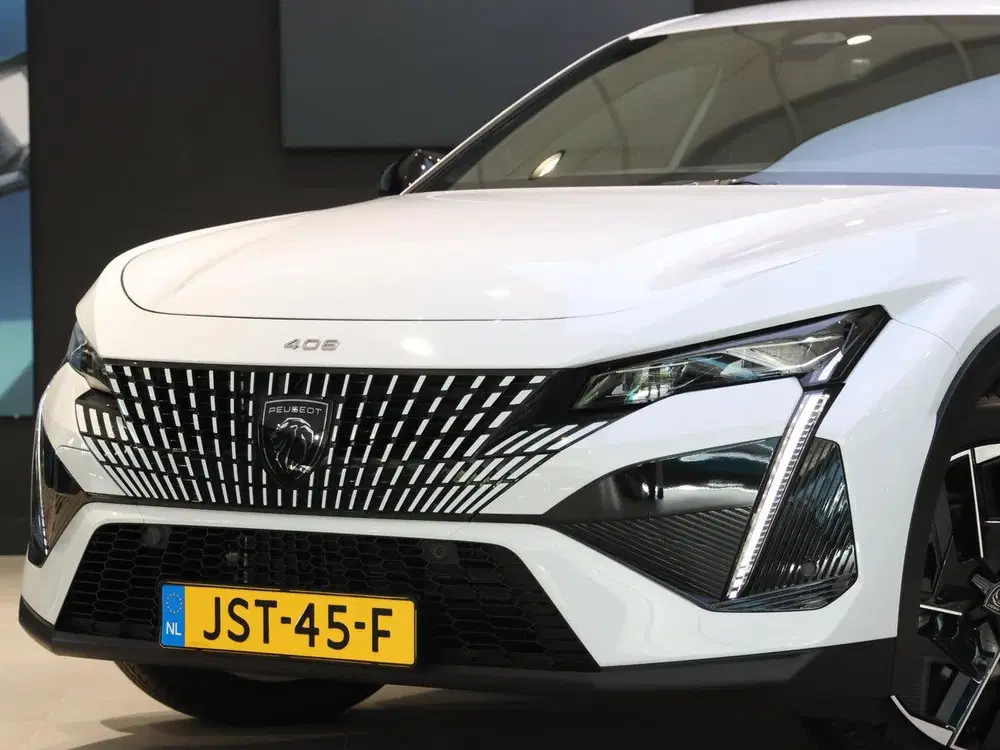 Peugeot 408 GT Hybrid 145 pk Automaat uit 2025, foto 8