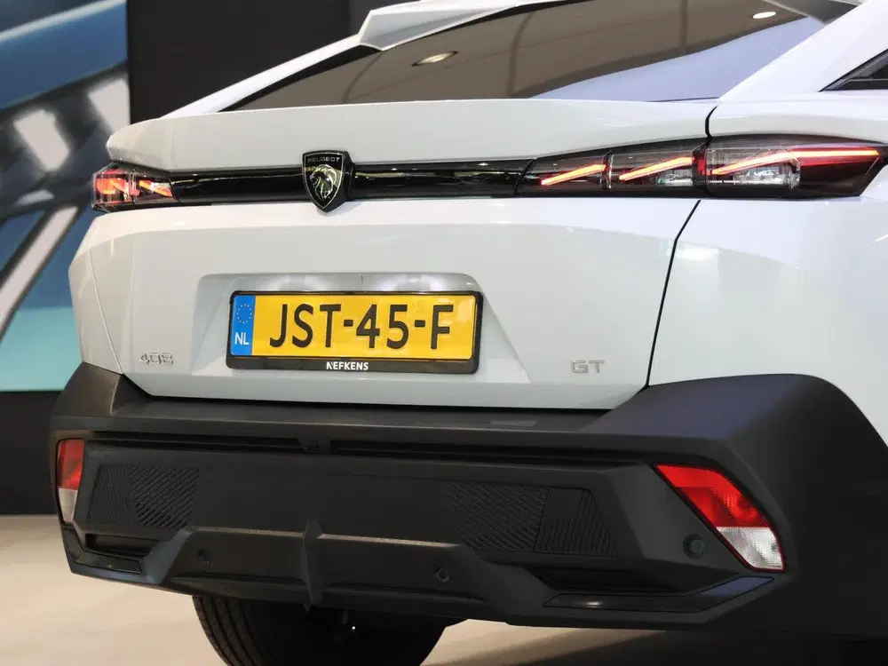 Peugeot 408 GT Hybrid 145 pk Automaat uit 2025, foto 9