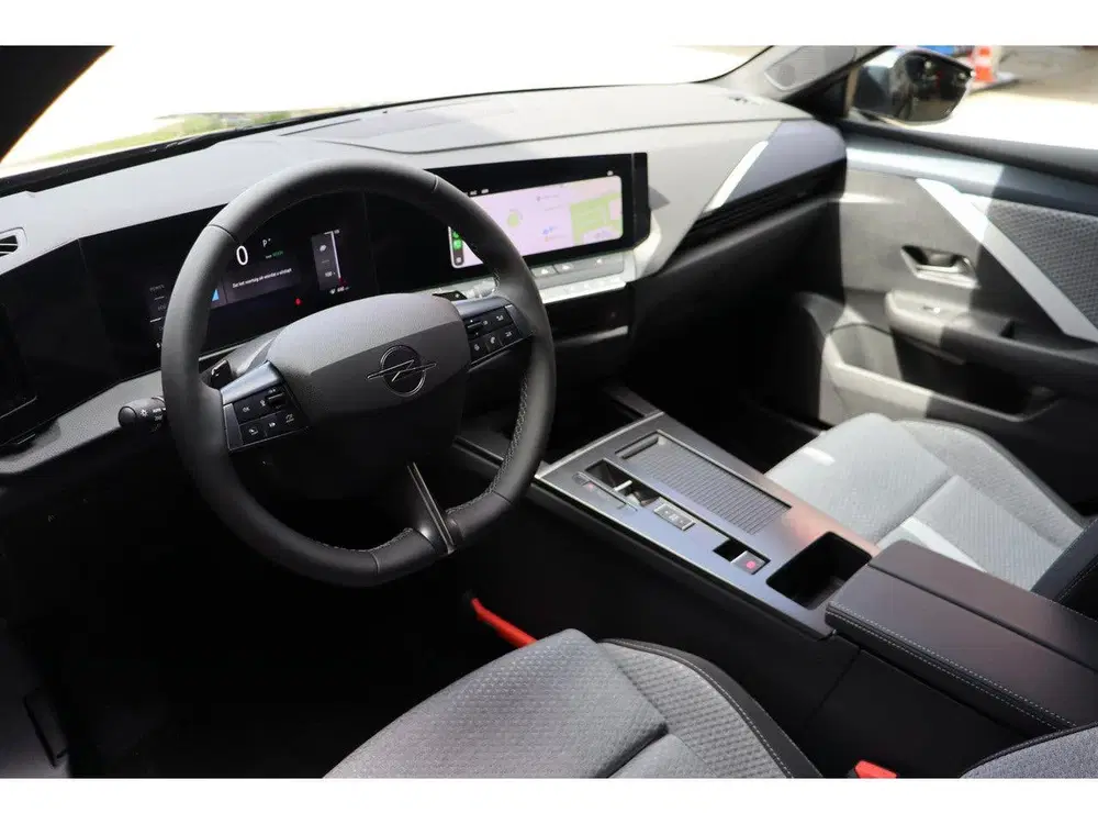 Opel Astra Electric 58 kWh Business Edition Achteruit uit 2026, foto 4