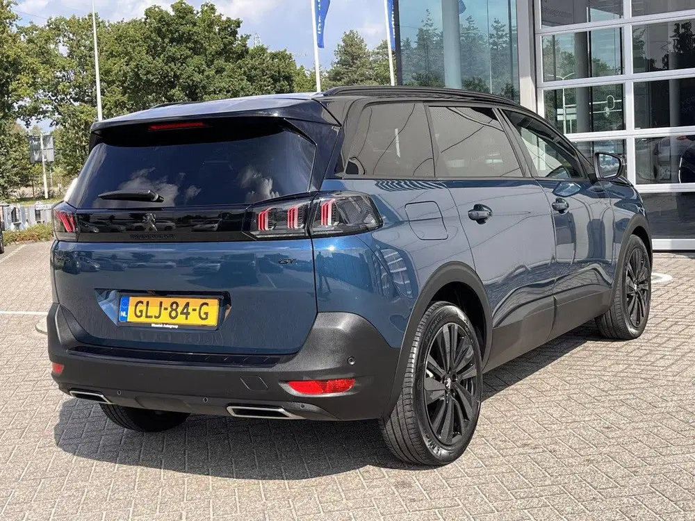 Peugeot 5008 1.2 Hybrid 136 GT Alcantara interieur uit 2024, foto 8