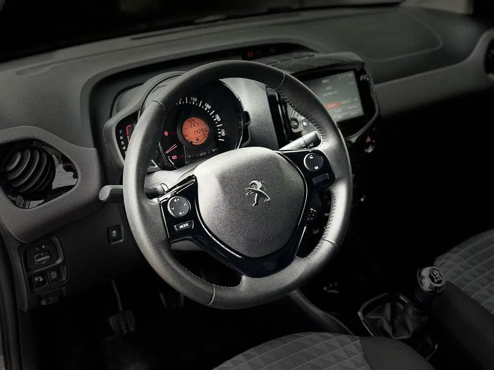 Peugeot 108 5-deurs Allure 1.0 e-VTi 72pk uit 2021, foto 15