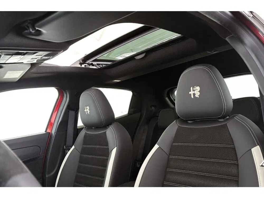 Alfa Romeo Junior 1.2 Turbo Hybrid Ibrida Sport Speciale Pan uit 2026, foto 8
