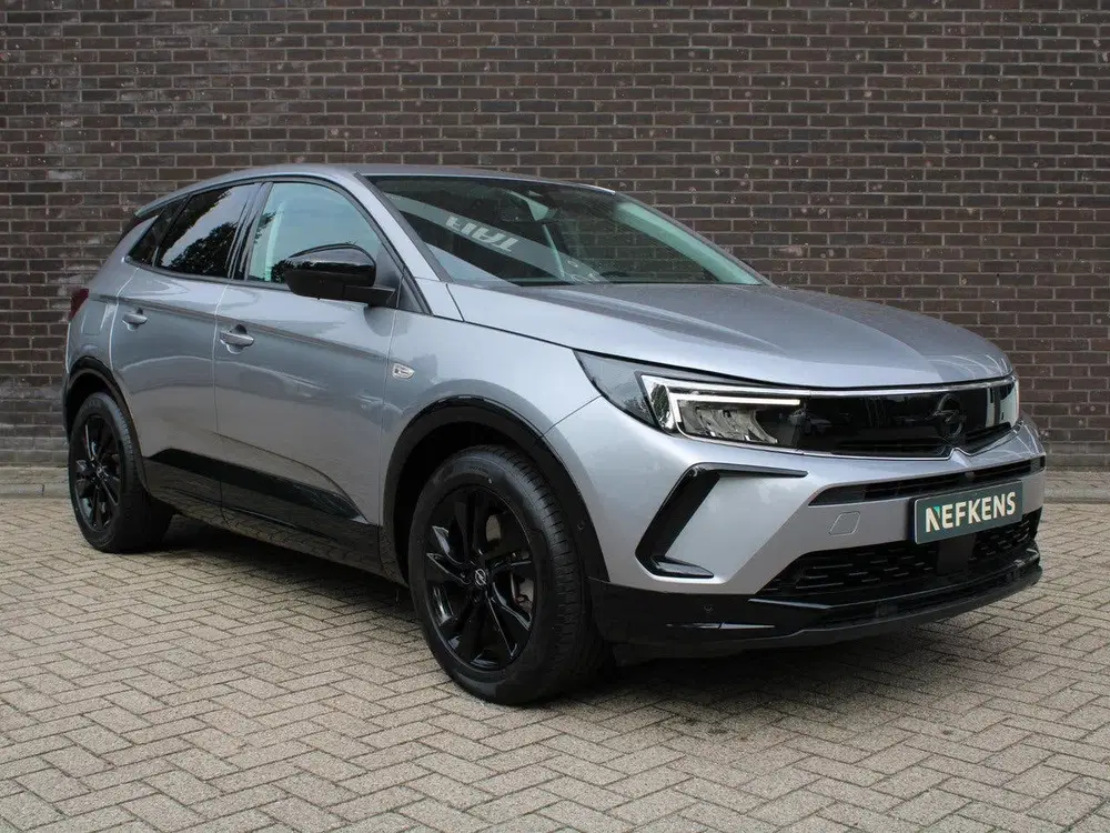 Opel Grandland GS-Line 225pk Plug-In Hybrid uit 2023, foto 3