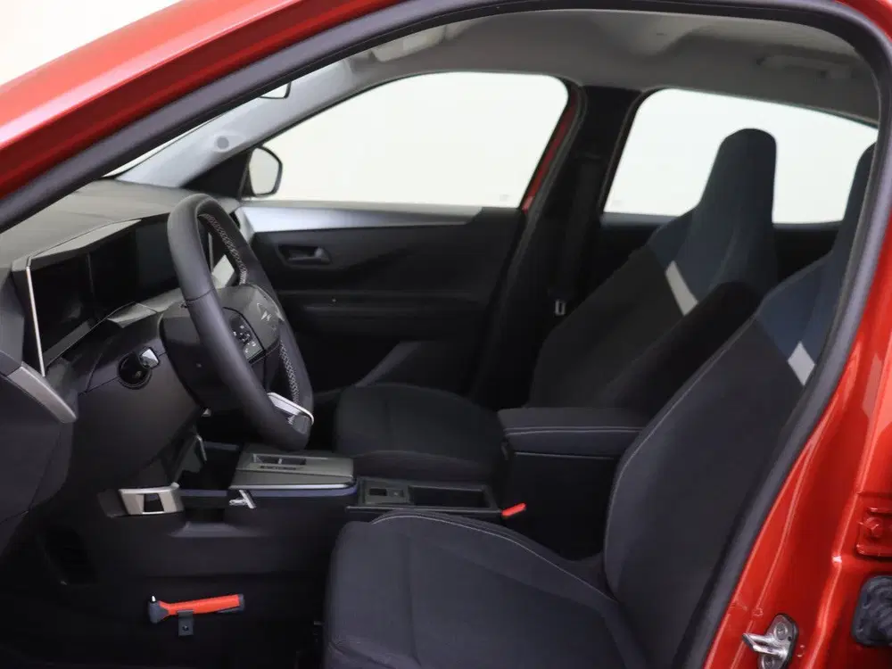 Opel Frontera 1.2 Turbo Hybrid Edition Navigatie l Parke uit 2025, foto 10