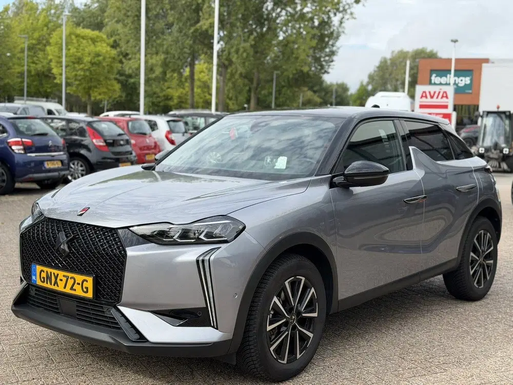 DS Automobiles DS 3 DS DS 3 Hybride 136pk Performance Line Aut uit 2024
