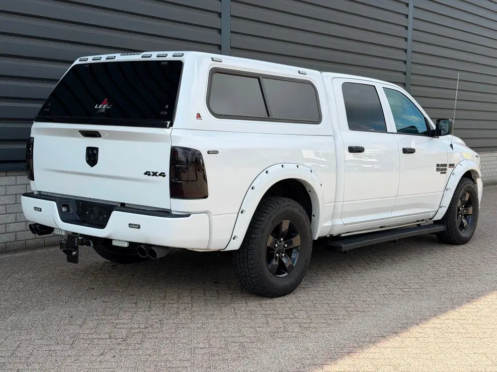 Dodge RAM 5.7 V8 Crew Cab uit 2023, foto 2