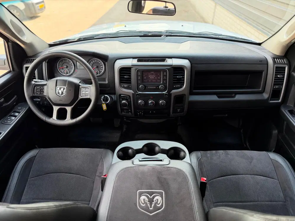 Dodge RAM 5.7 V8 Crew Cab uit 2023, foto 4