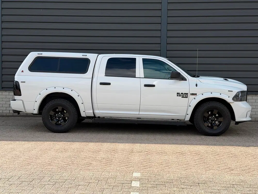 Dodge RAM 5.7 V8 Crew Cab uit 2023, foto 9