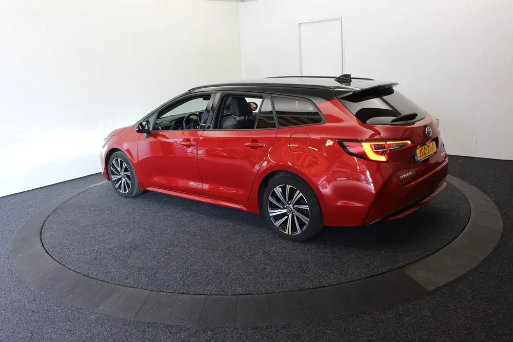 Toyota Corolla 1.8 Hybrid Premium Bi-Tone Head-Up Virtual uit 2022, foto 14