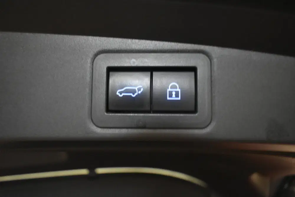 Toyota Corolla 1.8 Hybrid Premium Bi-Tone Head-Up Virtual uit 2022, foto 2