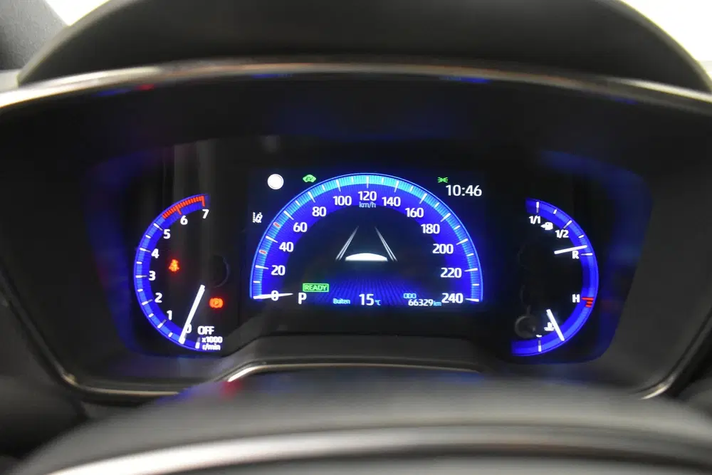 Toyota Corolla 1.8 Hybrid Premium Bi-Tone Head-Up Virtual uit 2022, foto 9