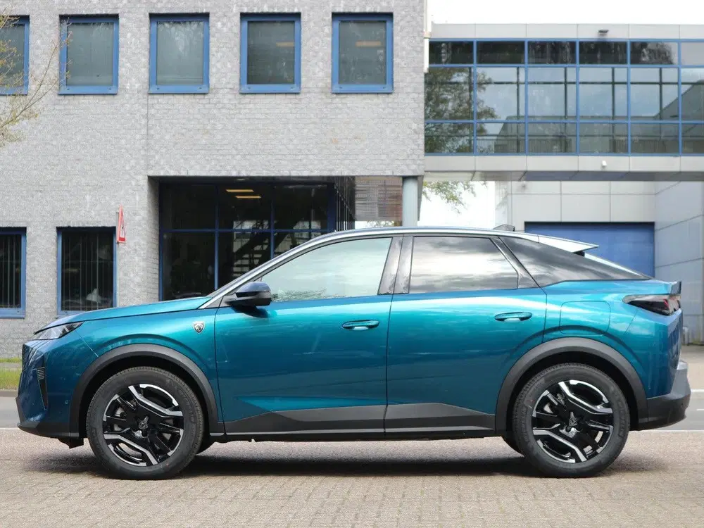 Peugeot 3008 1.2 Hybrid 145 GT uit 2026, foto 2