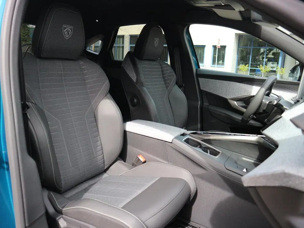 Peugeot 3008 1.2 Hybrid 145 GT uit 2026, foto 8