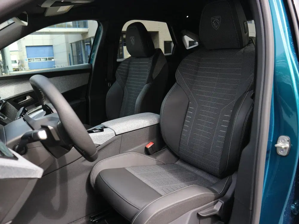 Peugeot 3008 1.2 Hybrid 145 GT uit 2026, foto 9