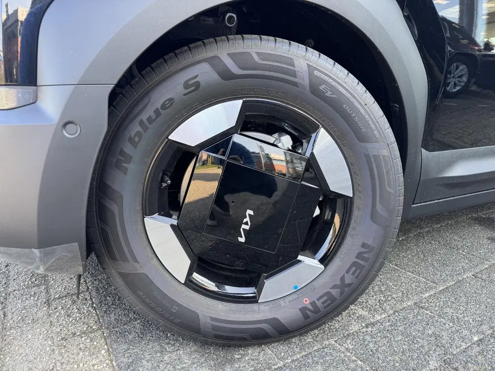 Kia PV5 Passenger Elite Executive 71.2 kWh Inclusief 3000 eu uit 2026, foto 2
