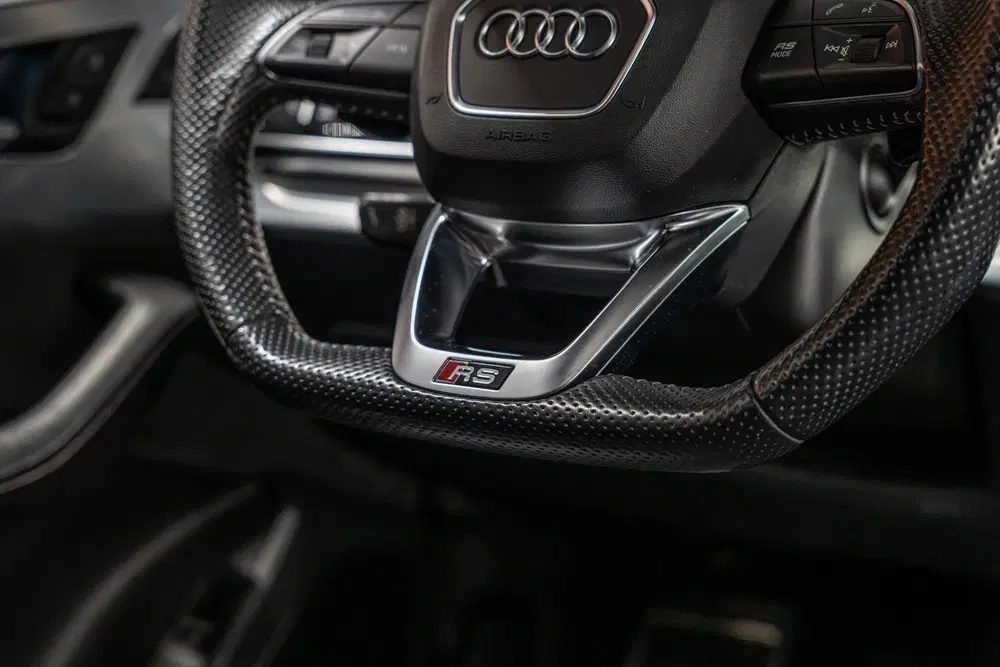 Audi RS Q8 4.0 TFSI quattro Kleppensysteem uit 2020, foto 9