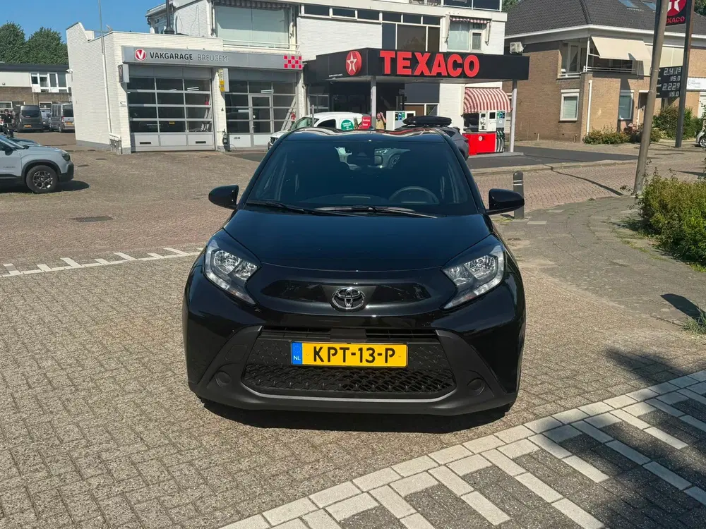 Toyota Aygo X 1.0 VVT-i MT Play Keyless uit 2025, foto 2