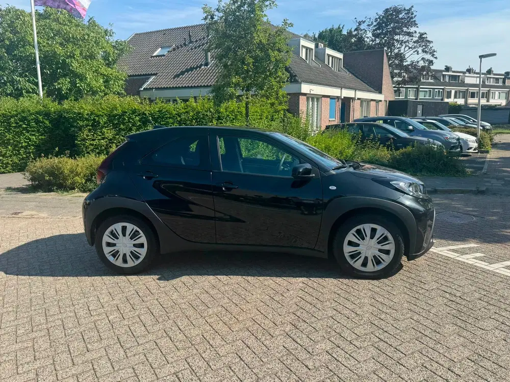 Toyota Aygo X 1.0 VVT-i MT Play Keyless uit 2025, foto 4