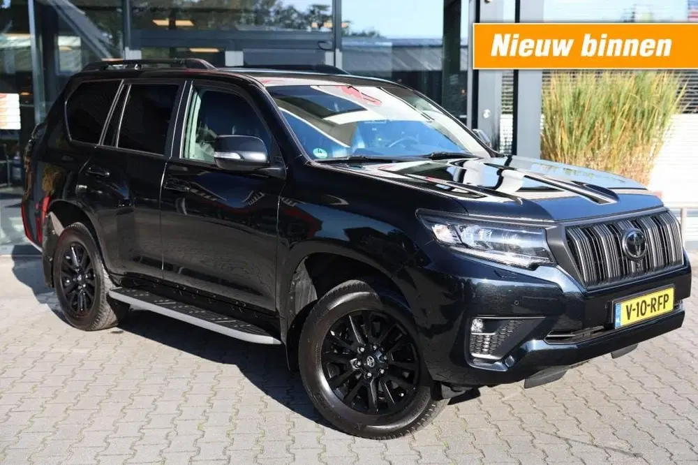 Toyota Land Cruiser 2.8 D-4D 5DRS BLACK EDITION A uit 2024