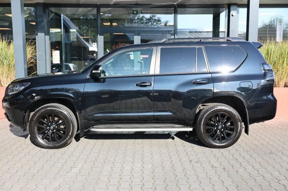 Toyota Land Cruiser 2.8 D-4D 5DRS BLACK EDITION A uit 2024, foto 2