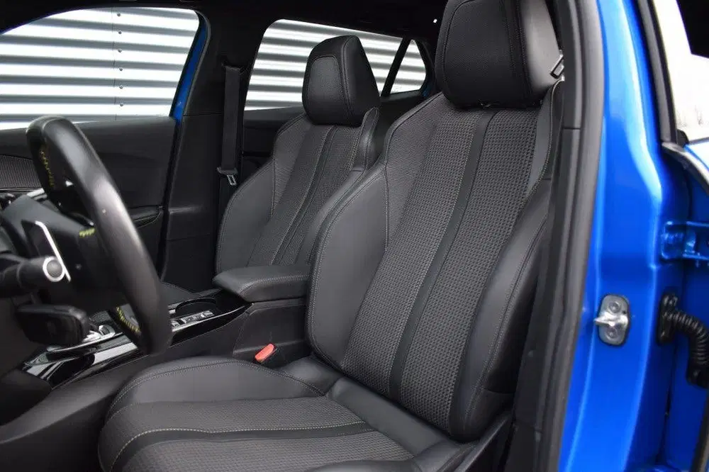 Peugeot 2008 1.2 AUT. PT GT uit 2022, foto 15