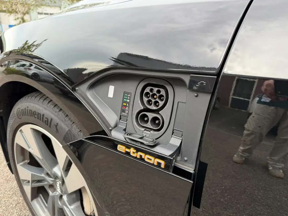 Audi e-tron E-tron 50 quattro Launch edition Black 71 uit 2019, foto 12