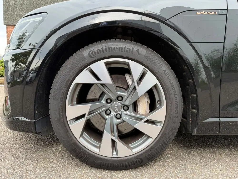 Audi e-tron E-tron 50 quattro Launch edition Black 71 uit 2019, foto 13