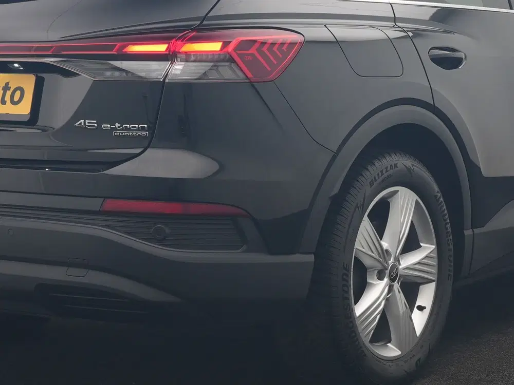 Audi Q4 e-tron 45 Quattro Advanced edition 77 kWh 265pk D uit 2023, foto 9
