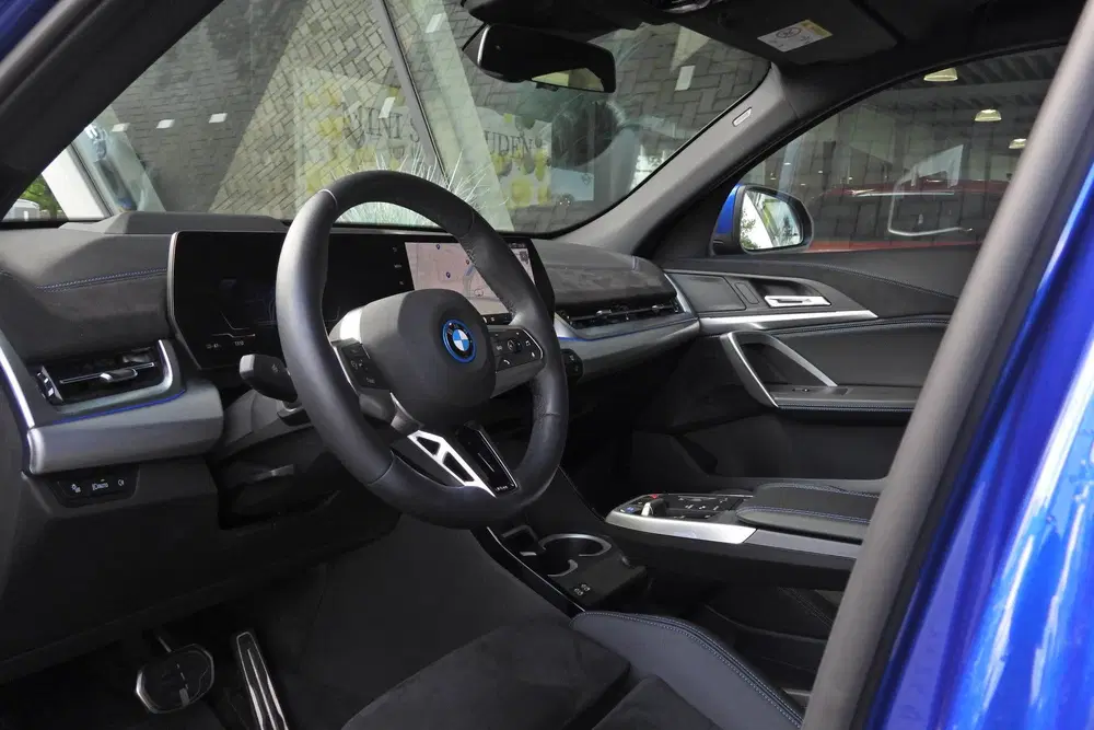 BMW iX2 eDrive20 M Sport uit 2025, foto 12